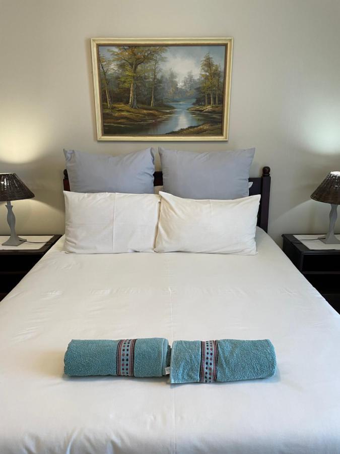 Eden Rose Manor B&B ラ・マーシー エクステリア 写真
