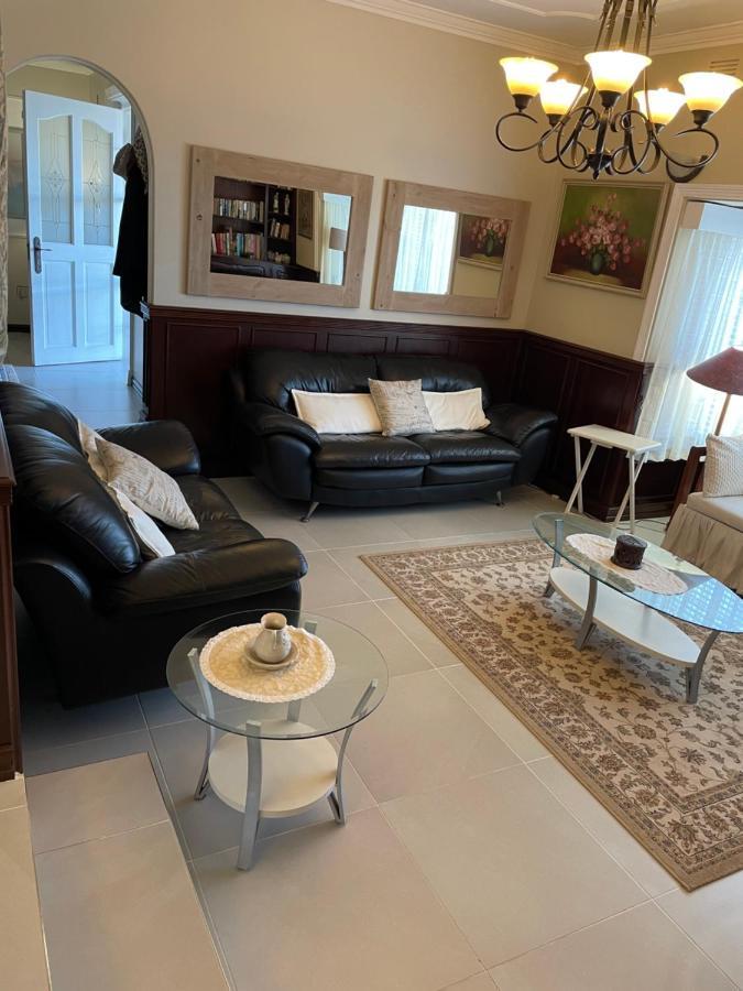 Eden Rose Manor B&B ラ・マーシー エクステリア 写真