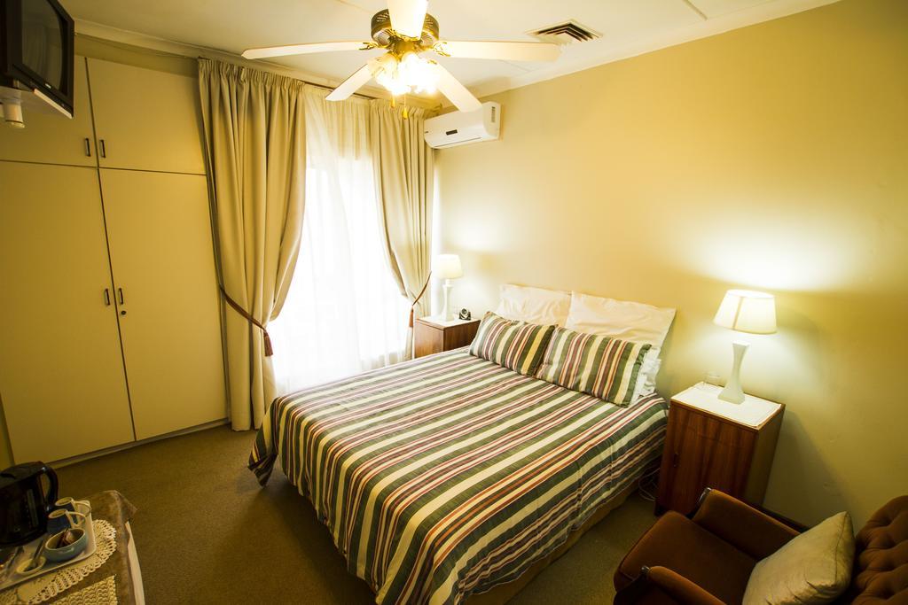 Eden Rose Manor B&B ラ・マーシー エクステリア 写真