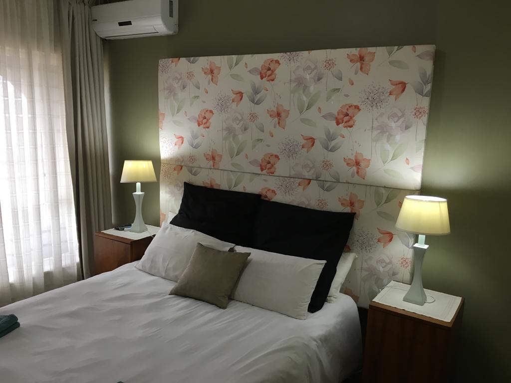 Eden Rose Manor B&B ラ・マーシー エクステリア 写真